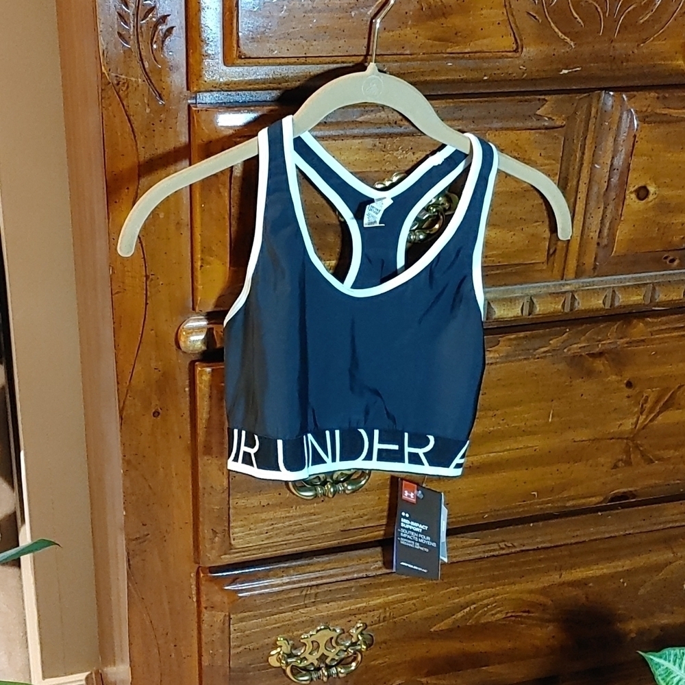 NWT Under Armour Women's Black & White Medium Racerback Sports Bra